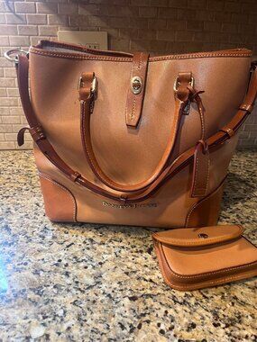 Dooney and Bourke Large Tote Bag